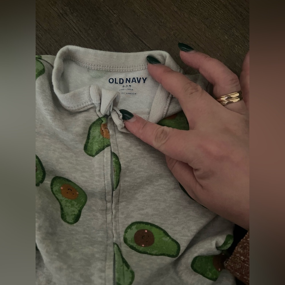 Old Navy - 2 Way Zipper Sleeper Bundle - Caterpillar and Avocados - Size 0-3 M - Picture 5 of 5